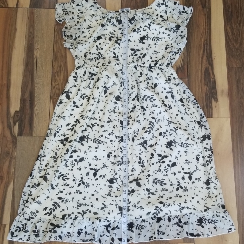 Converse ruffle dress - Picture 7 of 8